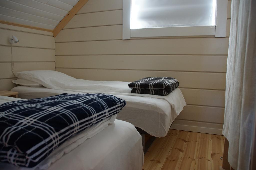 Aaroybukt Guesthouse Aroybukta Buitenkant foto